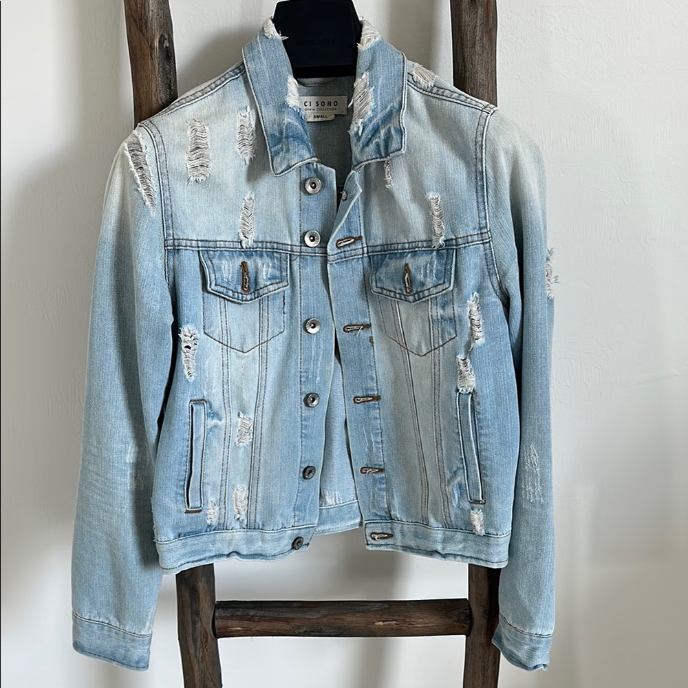 Ci Sono Denim Collection, denim distressed jacket. Size:small
